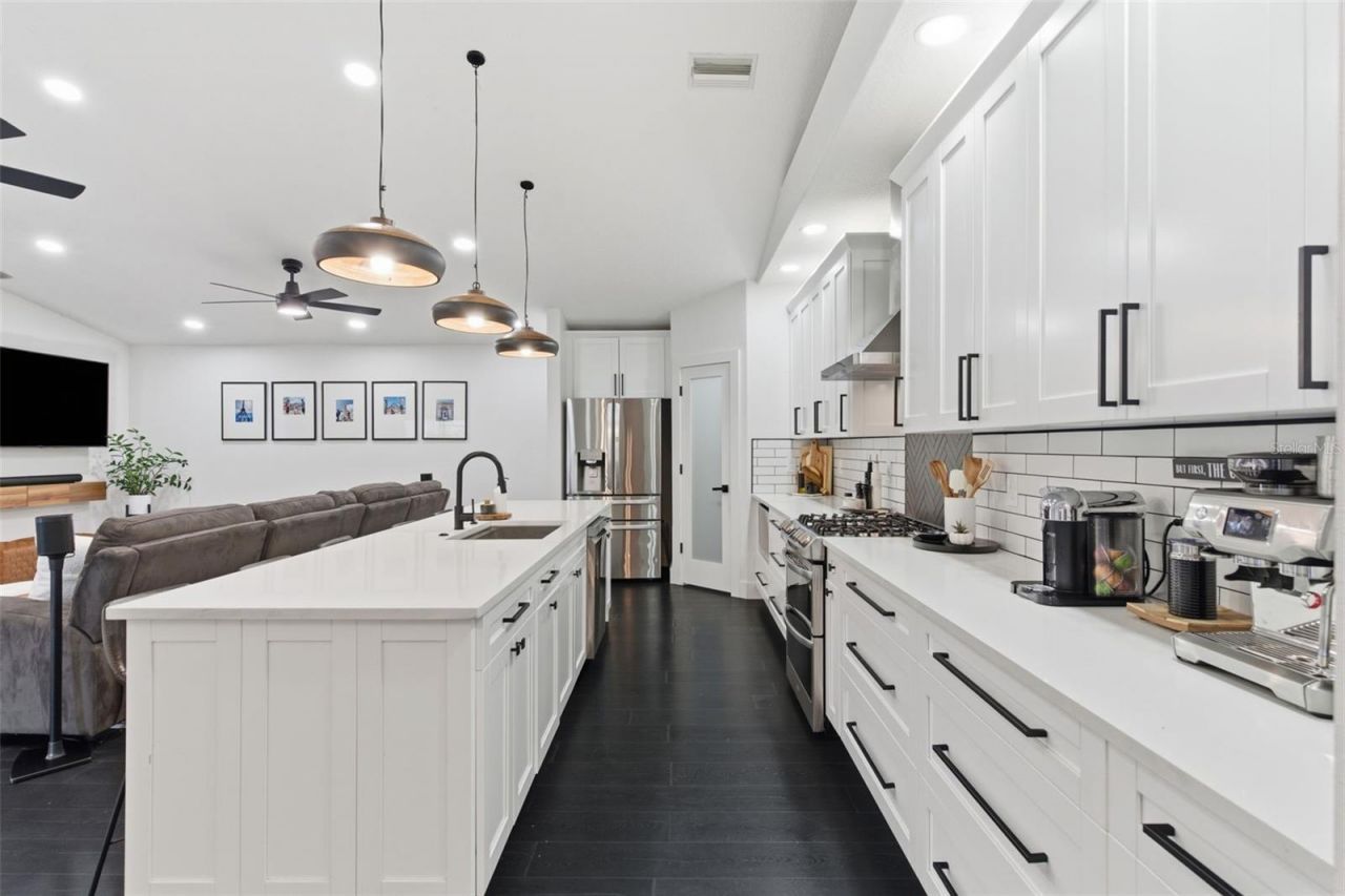 28809 Bennington Drive, Wesley Chapel, FL 33544 Photo