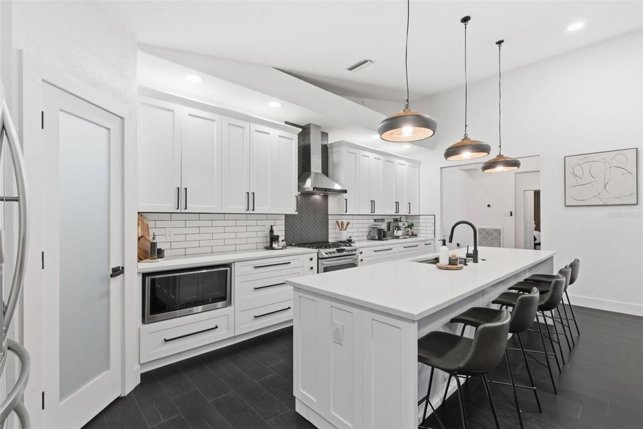 28809 Bennington Drive, Wesley Chapel, FL 33544 Photo