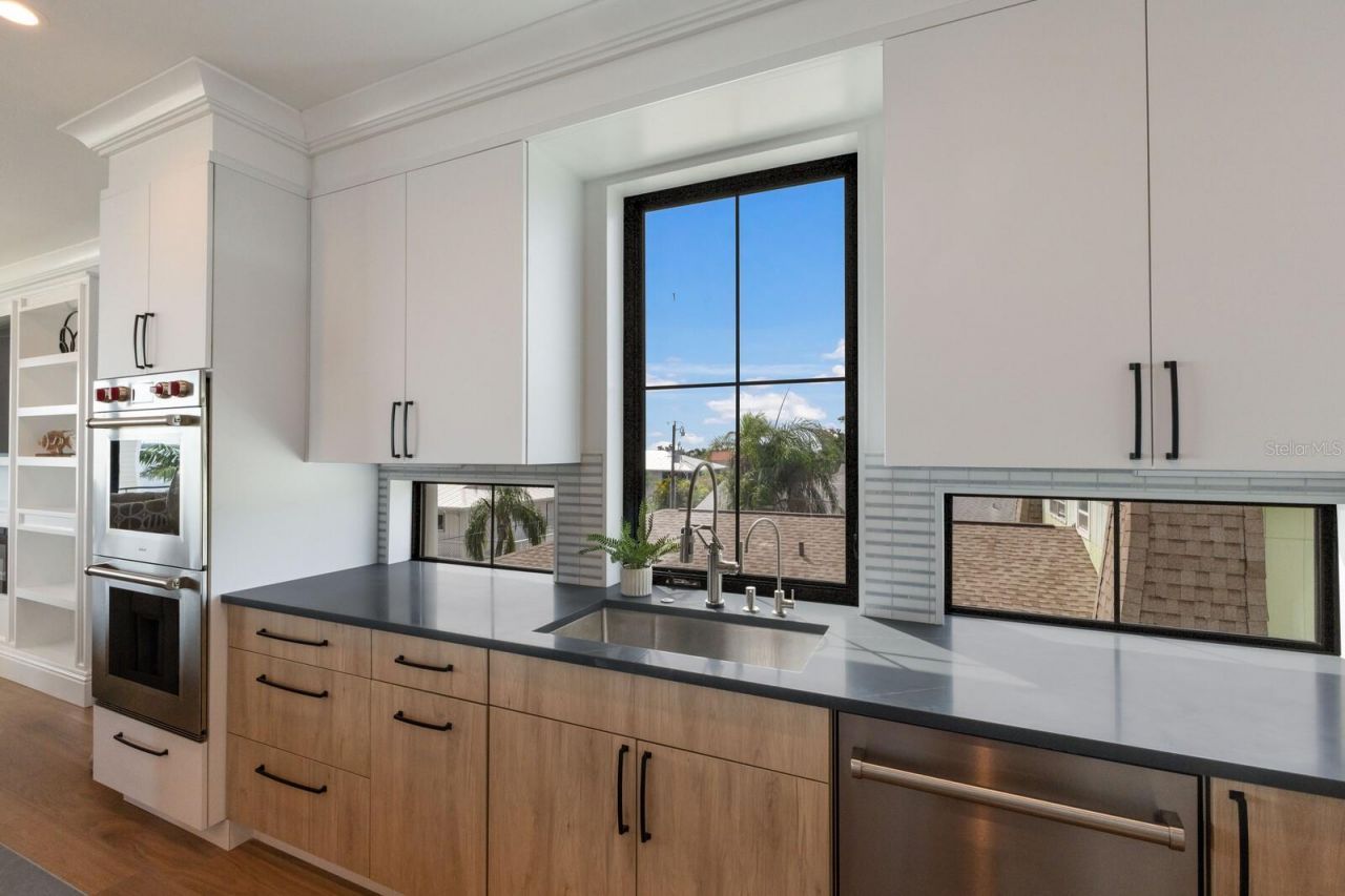 2415 Avenue B, Bradenton Beach, FL 34217 Photo