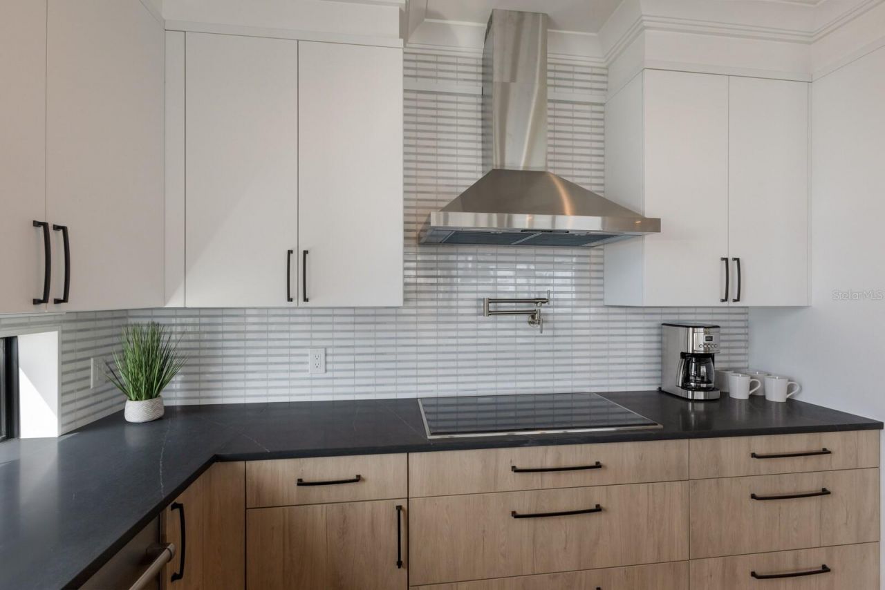 2415 Avenue B, Bradenton Beach, FL 34217 Photo