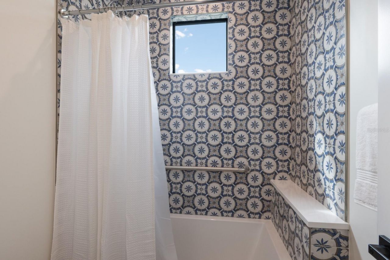 2415 Avenue B, Bradenton Beach, FL 34217 Photo