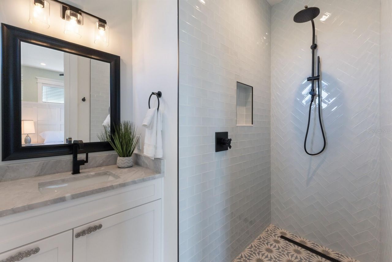 2415 Avenue B, Bradenton Beach, FL 34217 Photo