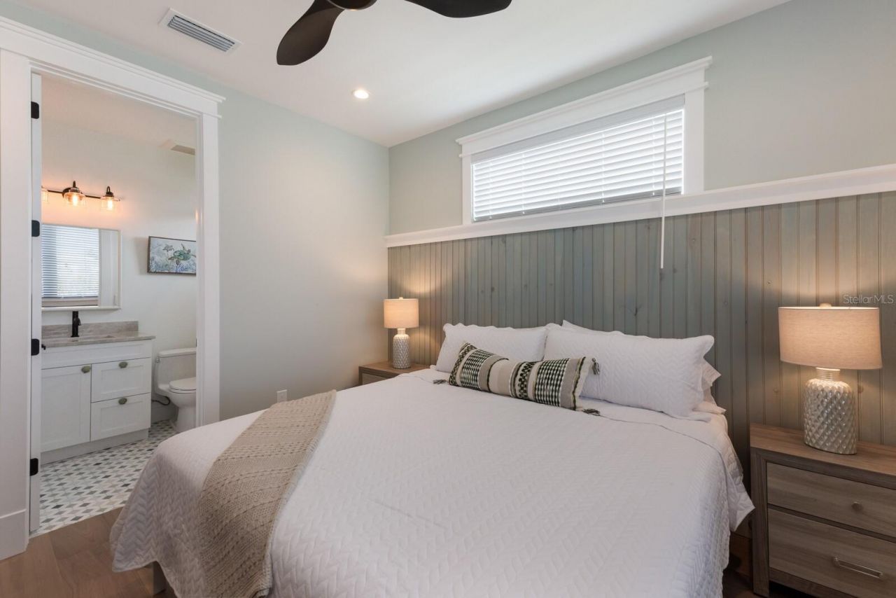 2415 Avenue B, Bradenton Beach, FL 34217 Photo