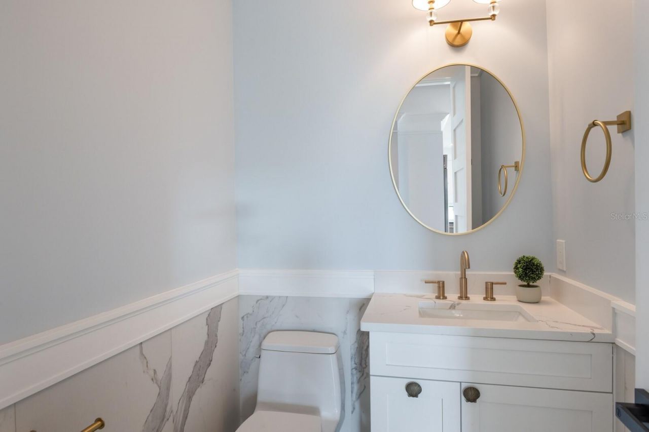 2415 Avenue B, Bradenton Beach, FL 34217 Photo