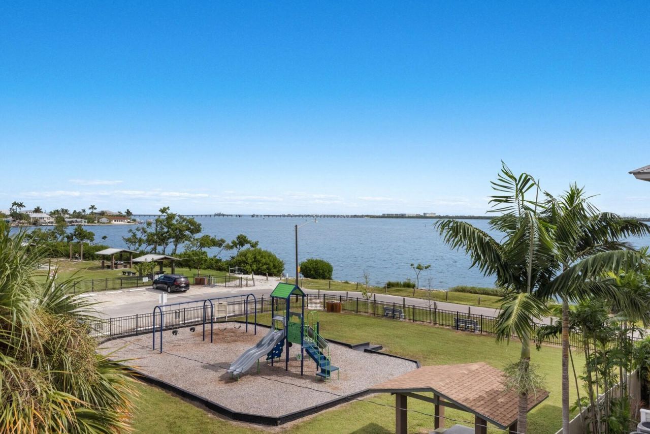 2415 Avenue B, Bradenton Beach, FL 34217 Photo