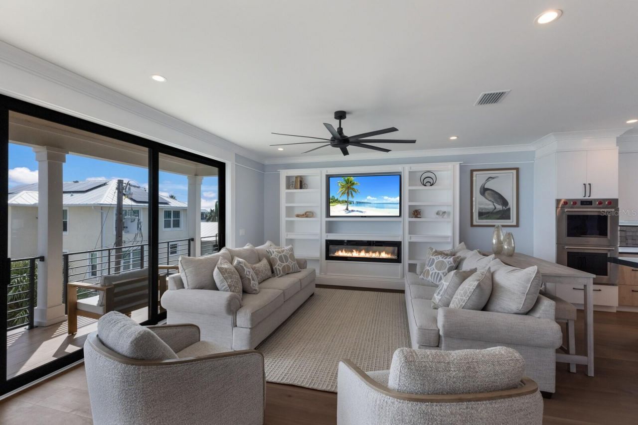 2415 Avenue B, Bradenton Beach, FL 34217 Photo