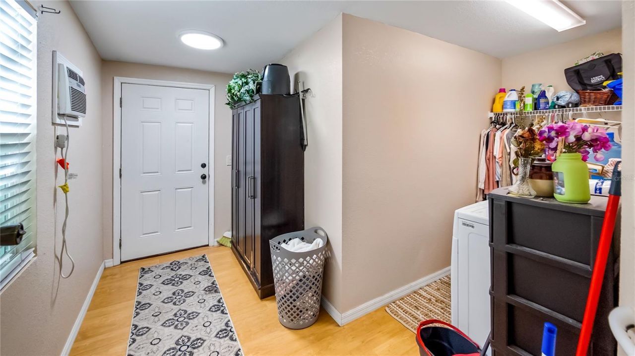 172 S Virginia Avenue, Center Hill, FL 33514 Photo