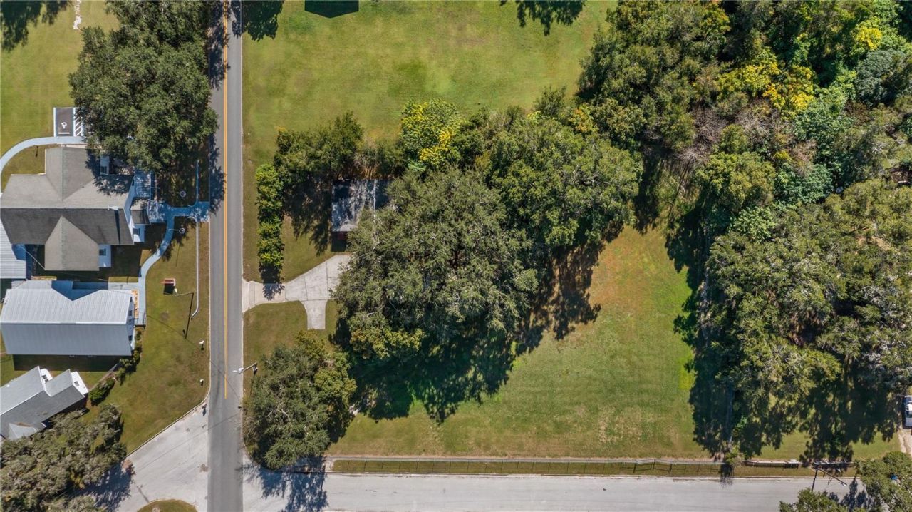 172 S Virginia Avenue, Center Hill, FL 33514 Photo