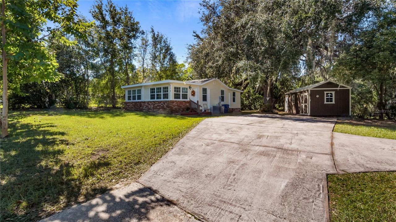 172 S Virginia Avenue, Center Hill, FL 33514 Photo