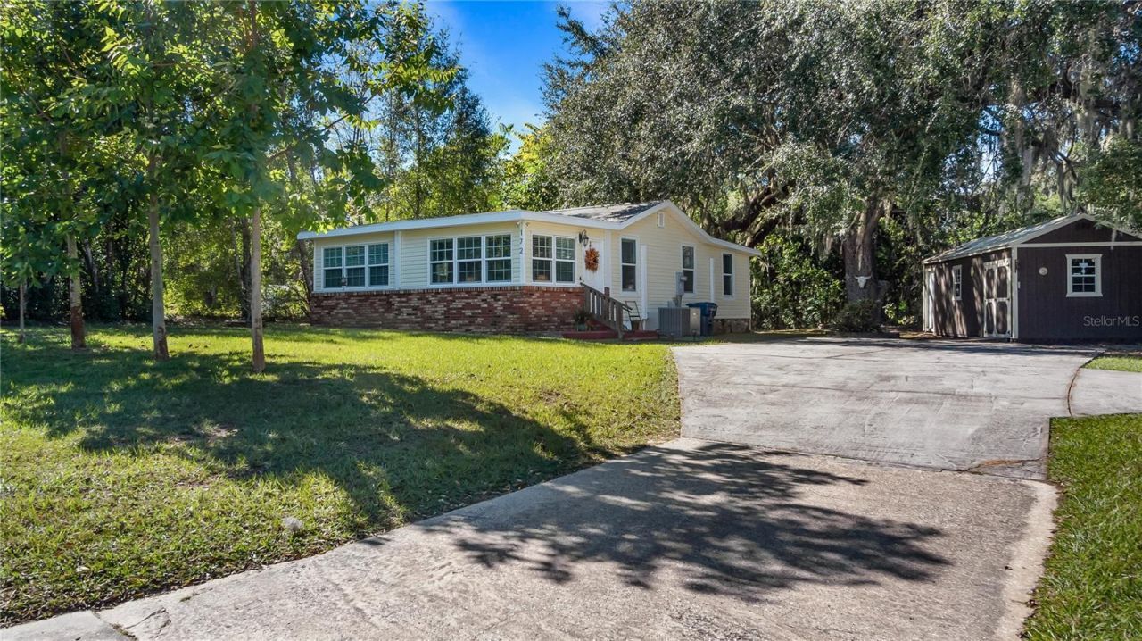 172 S Virginia Avenue, Center Hill, FL 33514 Photo