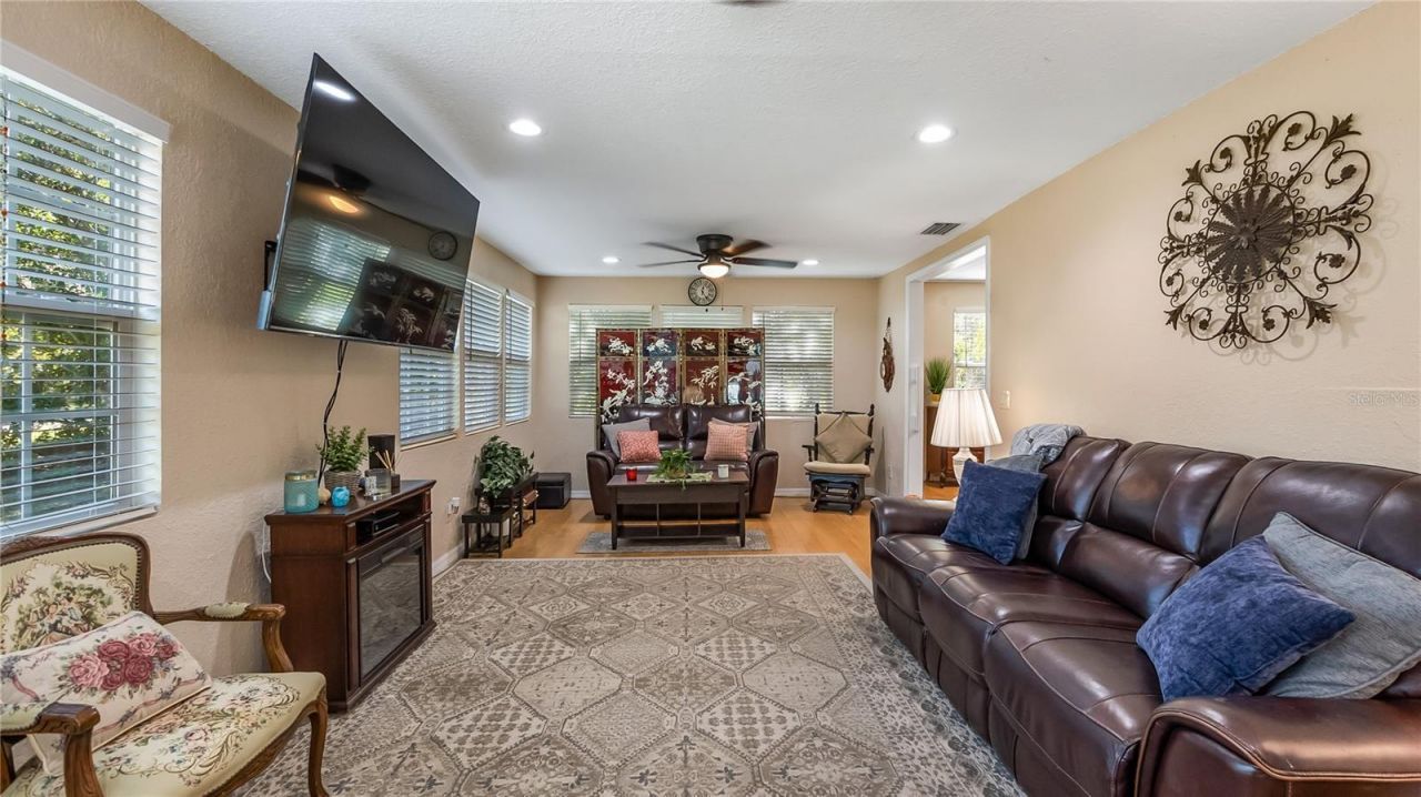 172 S Virginia Avenue, Center Hill, FL 33514 Photo