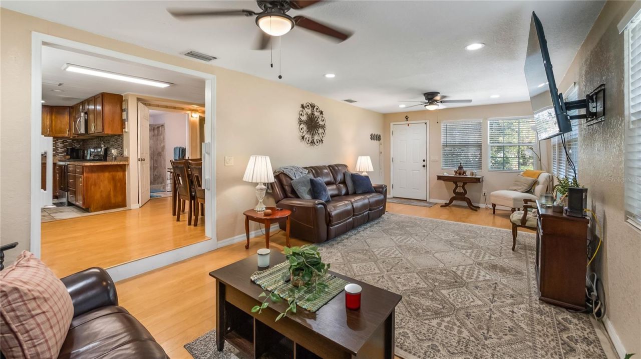 172 S Virginia Avenue, Center Hill, FL 33514 Photo