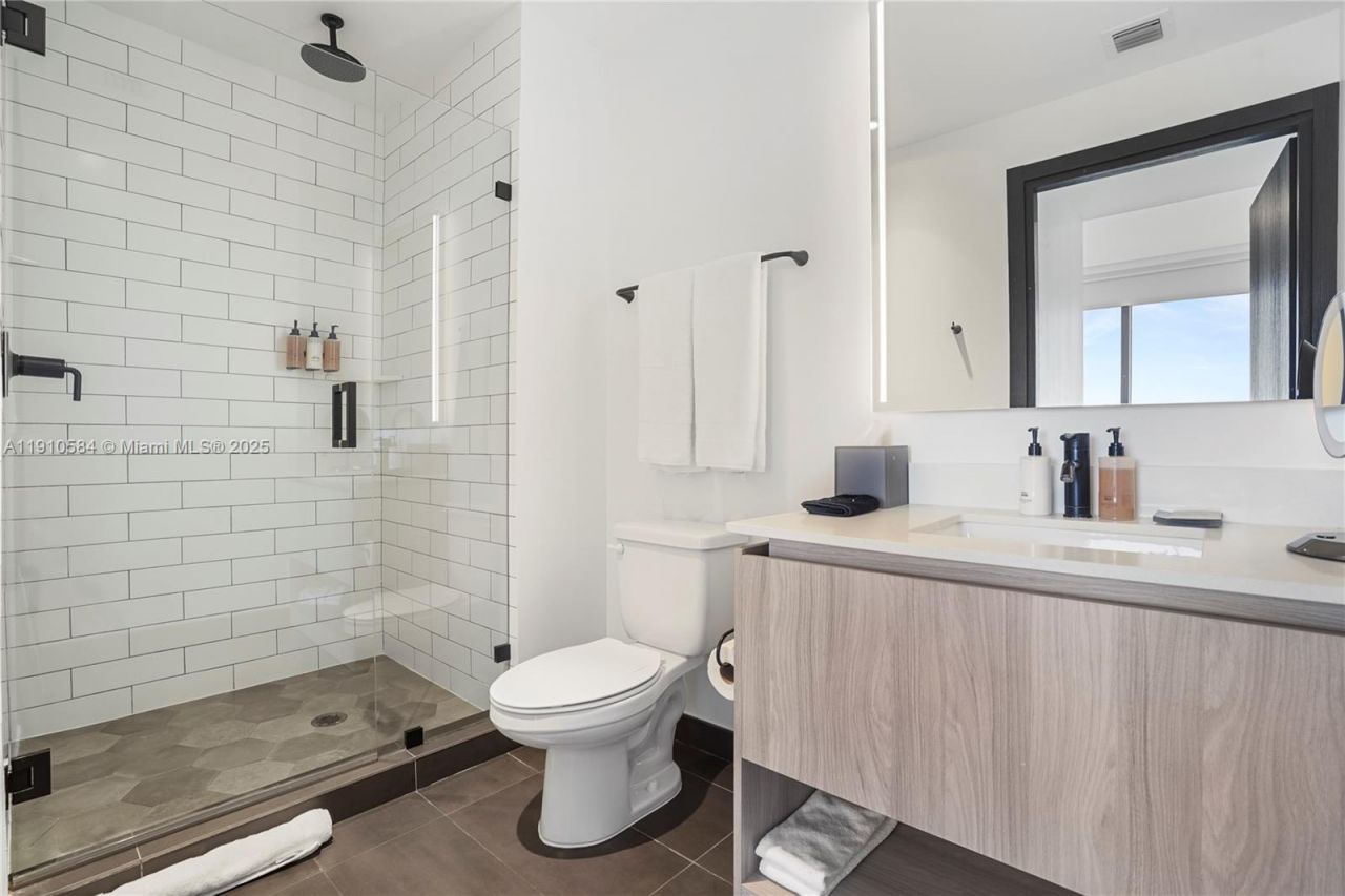 398 NE 5th St, Unit 1811, Miami, FL 33132 Photo