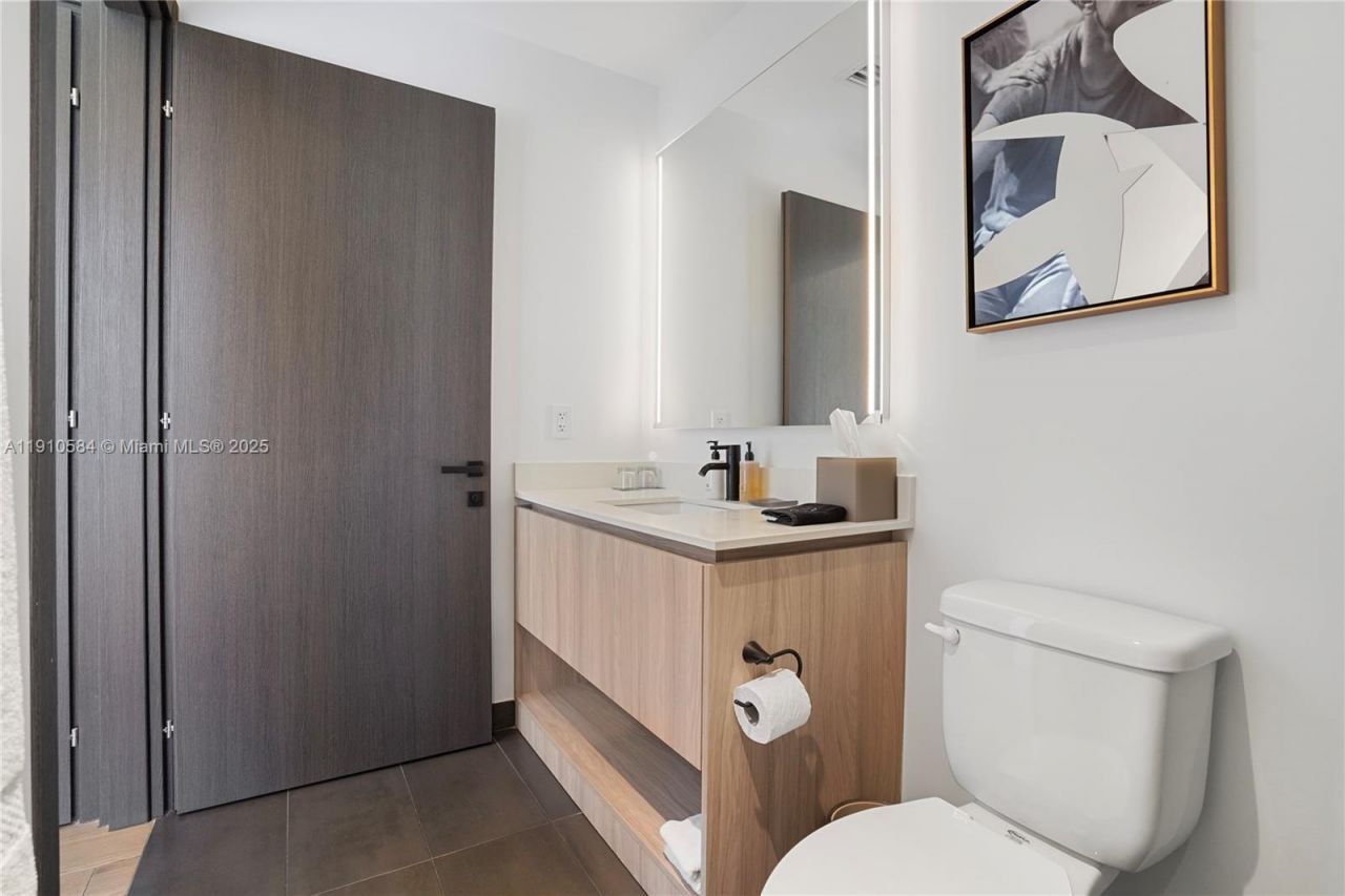 398 NE 5th St, Unit 1811, Miami, FL 33132 Photo