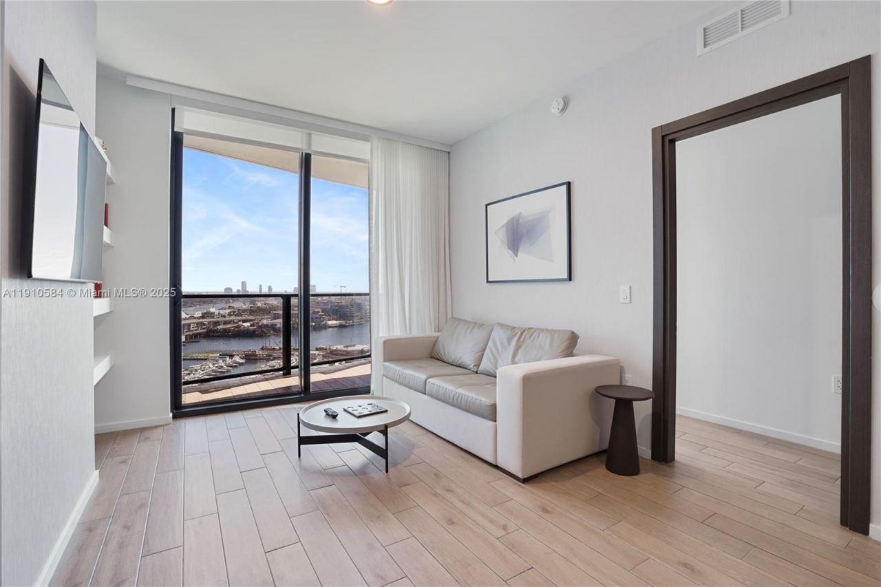 398 NE 5th St, Unit 1811, Miami, FL 33132 Photo