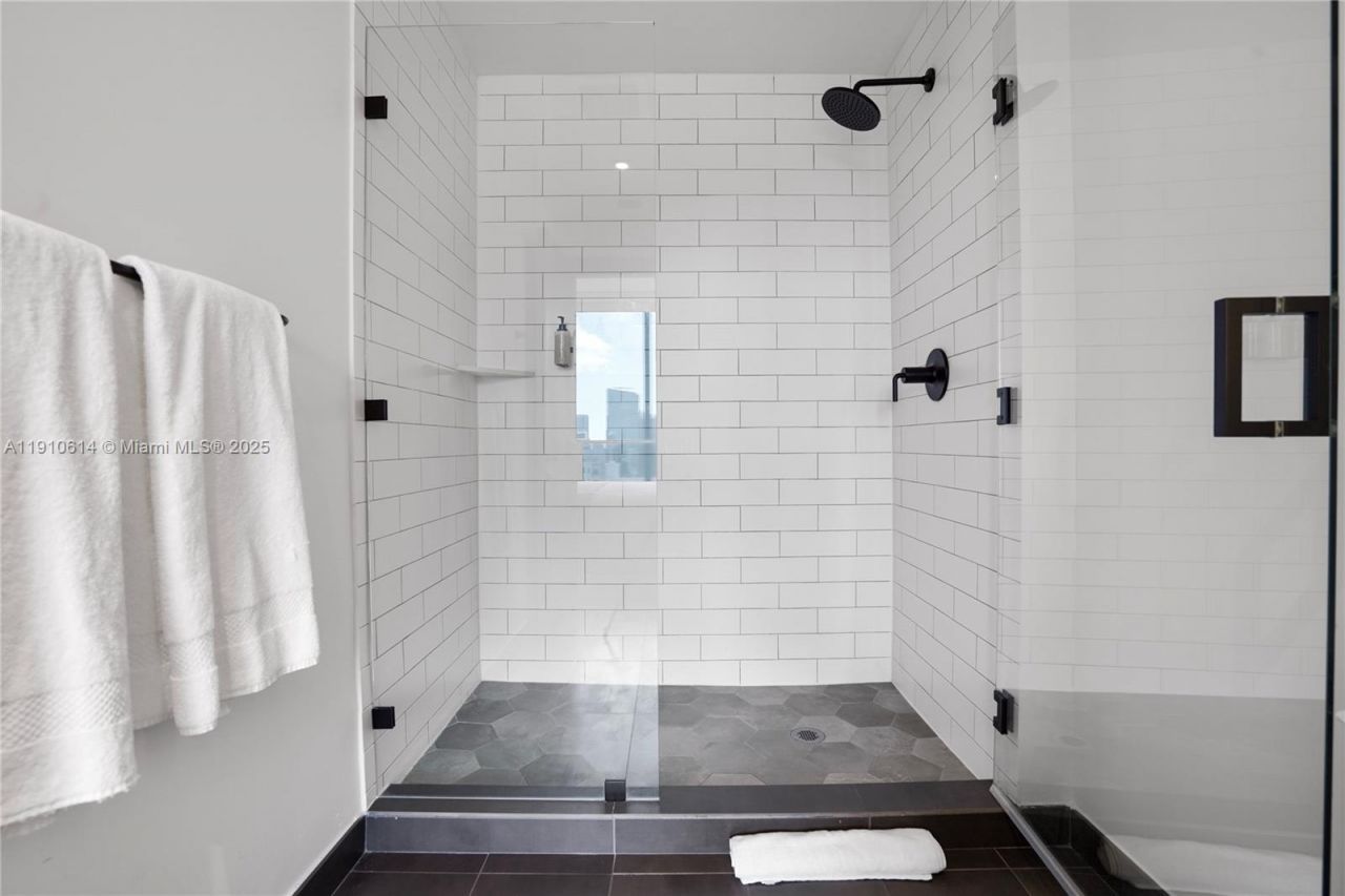 398 NE 5th St, Unit 3618, Miami, FL 33132 Photo