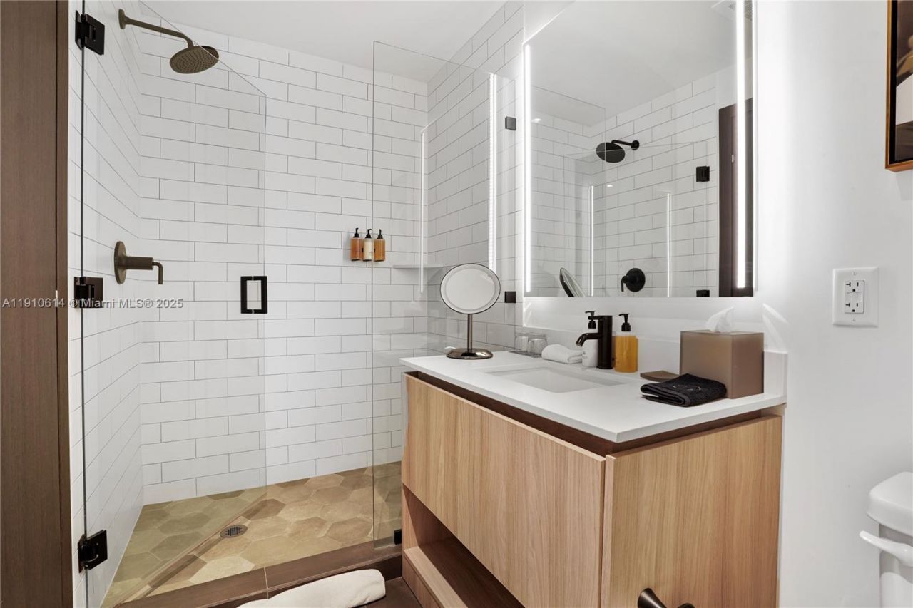 398 NE 5th St, Unit 3618, Miami, FL 33132 Photo