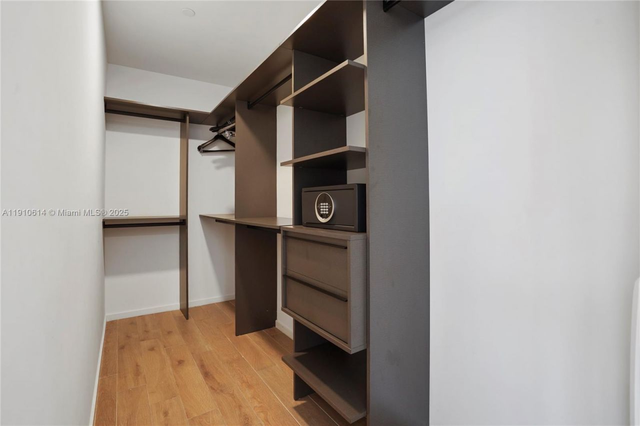 398 NE 5th St, Unit 3618, Miami, FL 33132 Photo