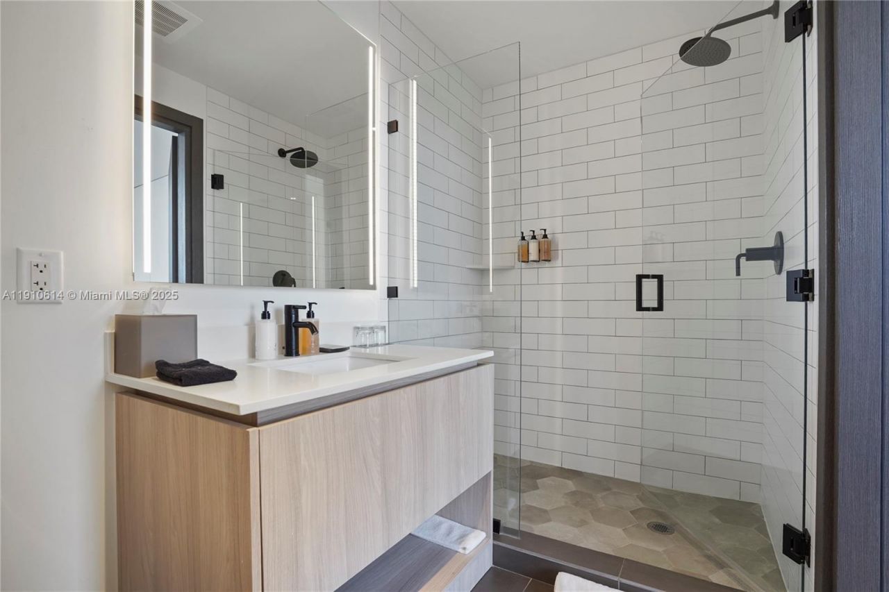 398 NE 5th St, Unit 3618, Miami, FL 33132 Photo