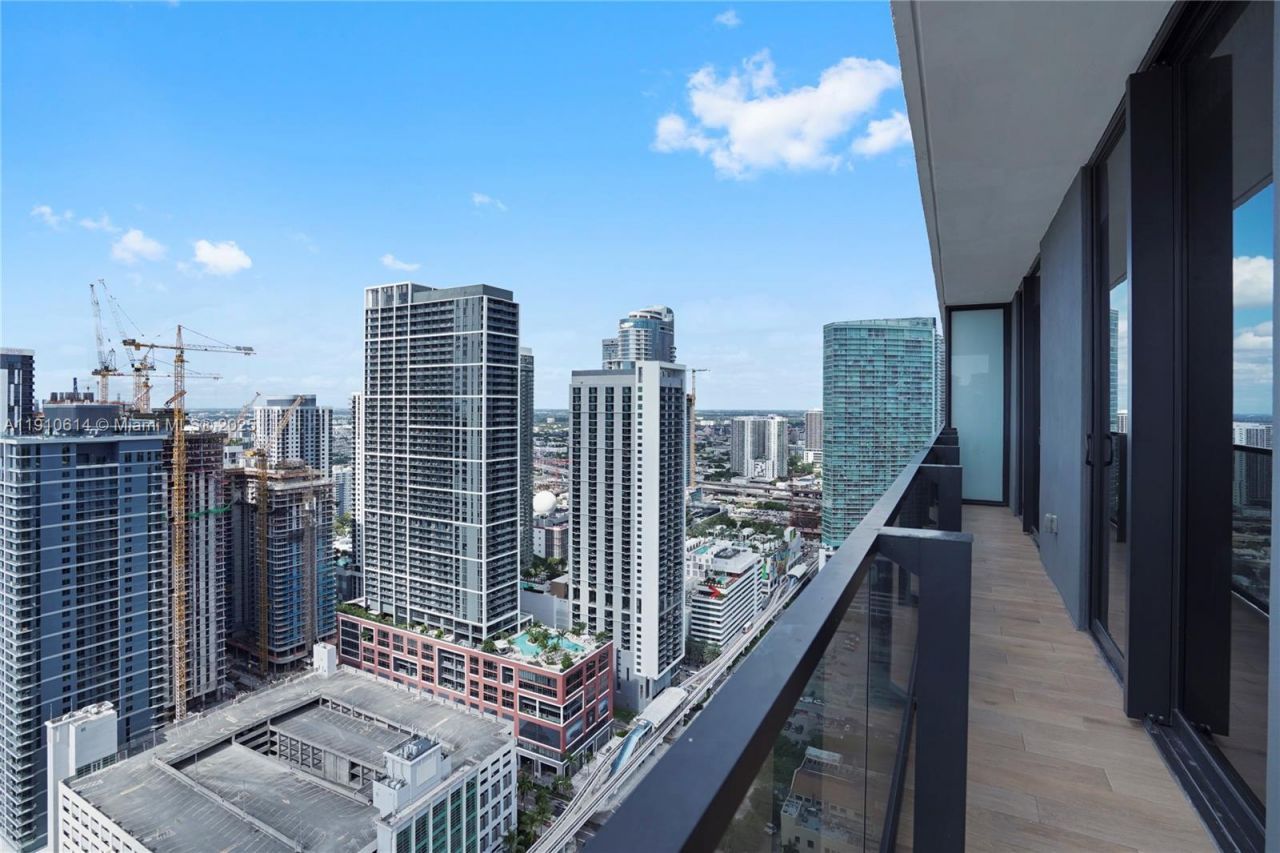 398 NE 5th St, Unit 3618, Miami, FL 33132 Photo