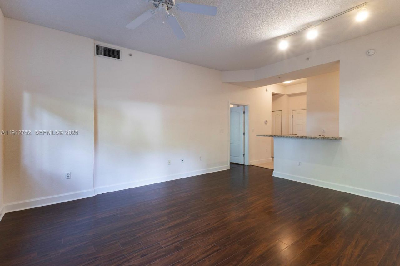 6001 SW 70th St, Unit 139, South Miami, FL 33143 Photo