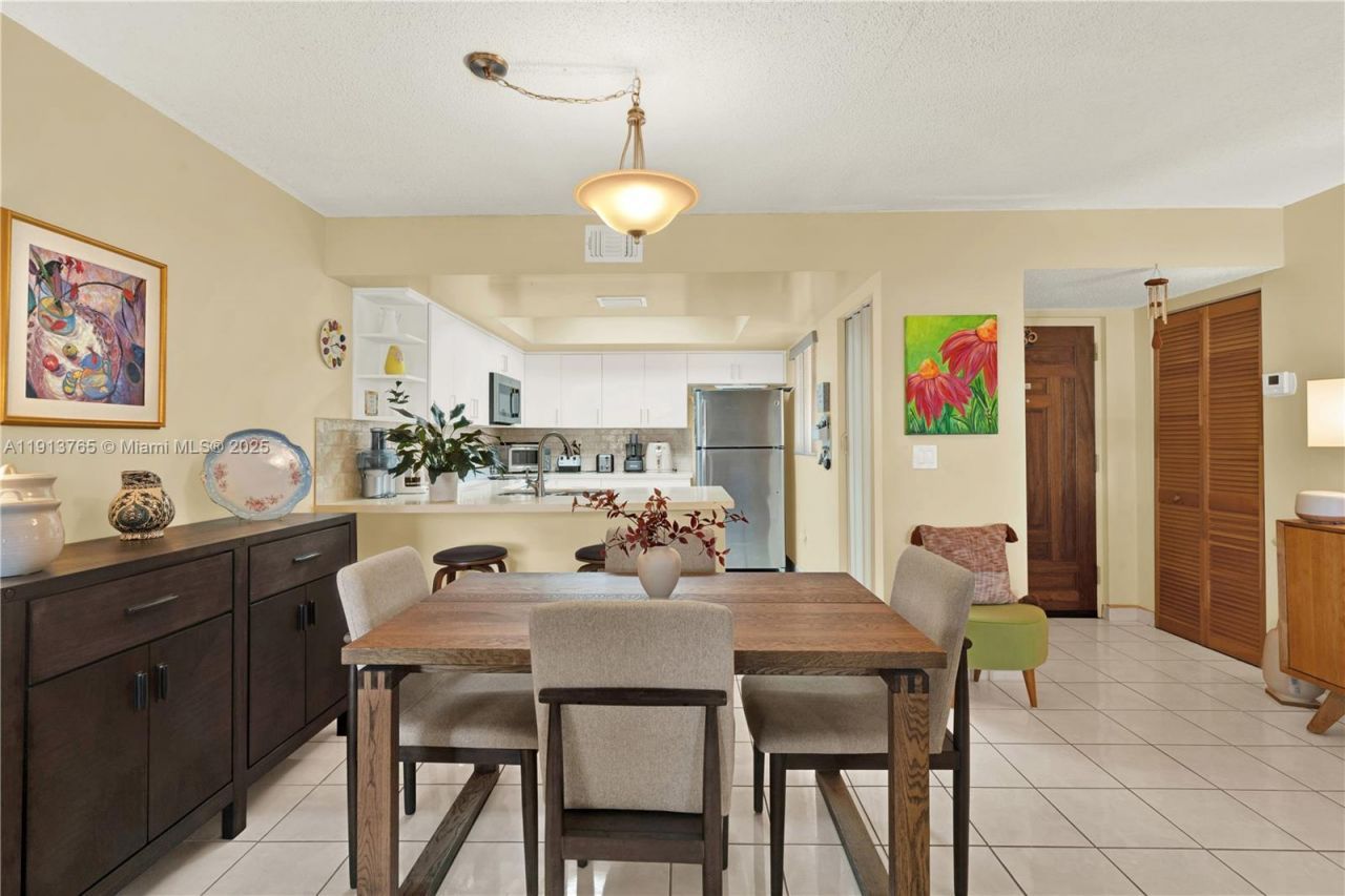 10857 NW 7th St, Unit 24-17, Miami, FL 33172 Photo