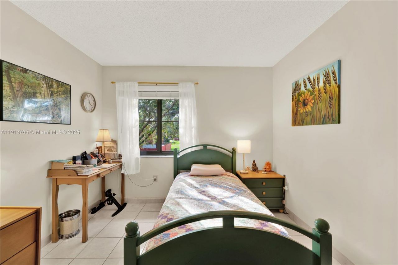 10857 NW 7th St, Unit 24-17, Miami, FL 33172 Photo