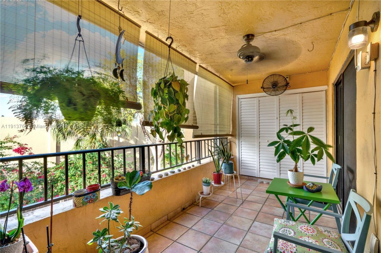 10857 NW 7th St, Unit 24-17, Miami, FL 33172 Photo