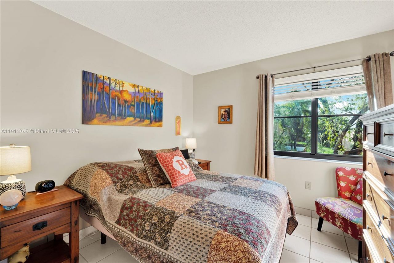 10857 NW 7th St, Unit 24-17, Miami, FL 33172 Photo