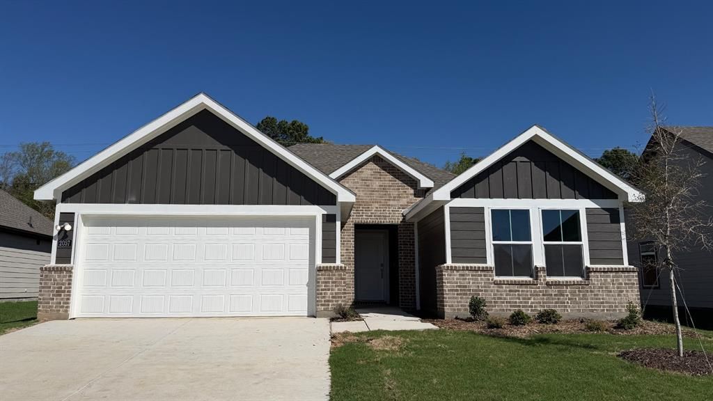 2057 Bobby Ashcraft Drive, Lindale, TX 75771 Main Photo