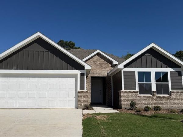 2057 Bobby Ashcraft Drive, Lindale, TX 75771