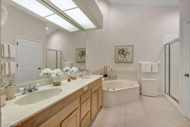 26860 Wedgewood Dr, Unit 202, Bonita Springs, FL 34134 Photo