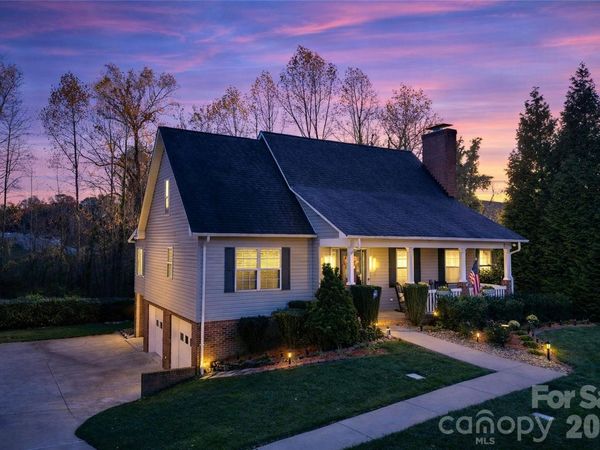 1002 4th Street NE, Conover, NC 28613