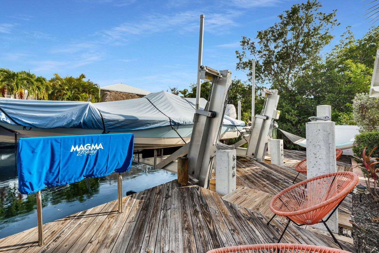 375 S Coconut Palm Boulevard, Tavernier, FL 33070 Photo