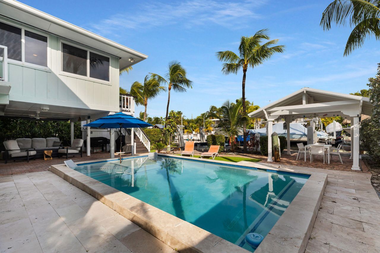 375 S Coconut Palm Boulevard, Tavernier, FL 33070 Photo