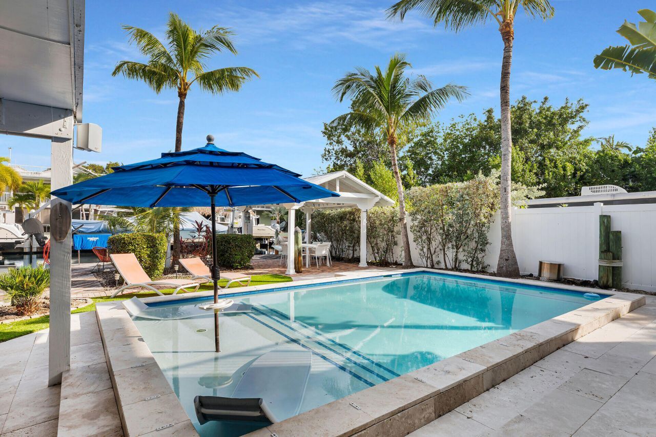 375 S Coconut Palm Boulevard, Tavernier, FL 33070 Photo