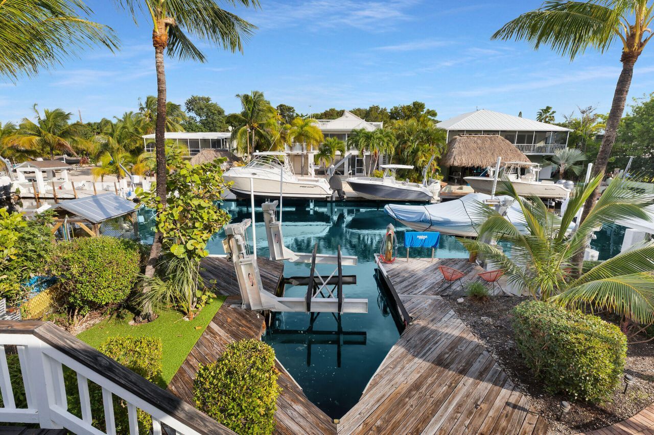 375 S Coconut Palm Boulevard, Tavernier, FL 33070 Photo