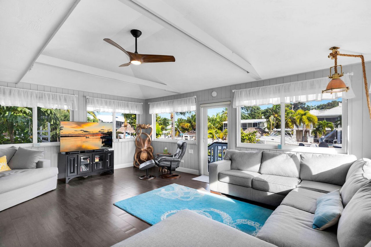 375 S Coconut Palm Boulevard, Tavernier, FL 33070 Photo