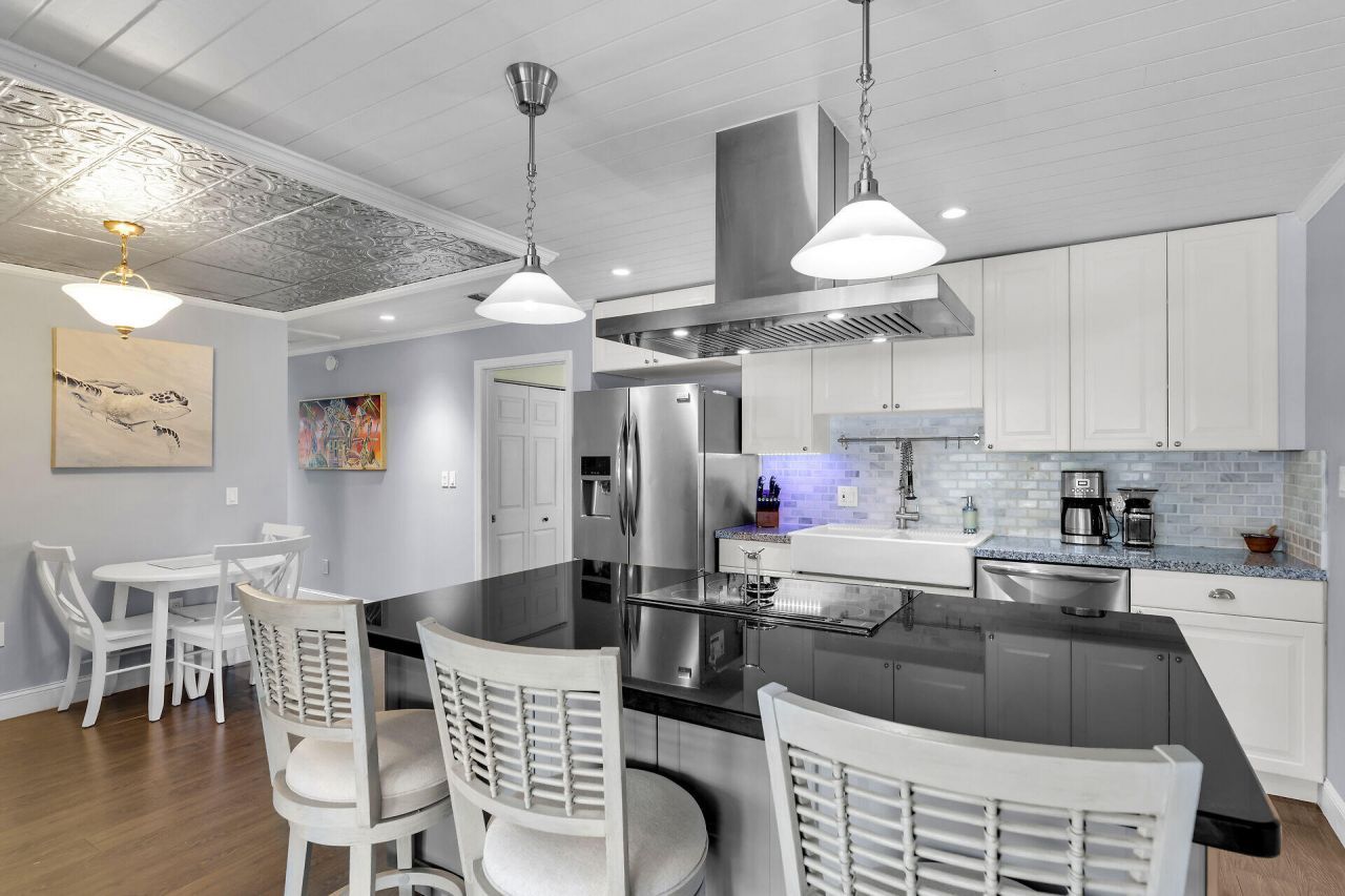 375 S Coconut Palm Boulevard, Tavernier, FL 33070 Photo