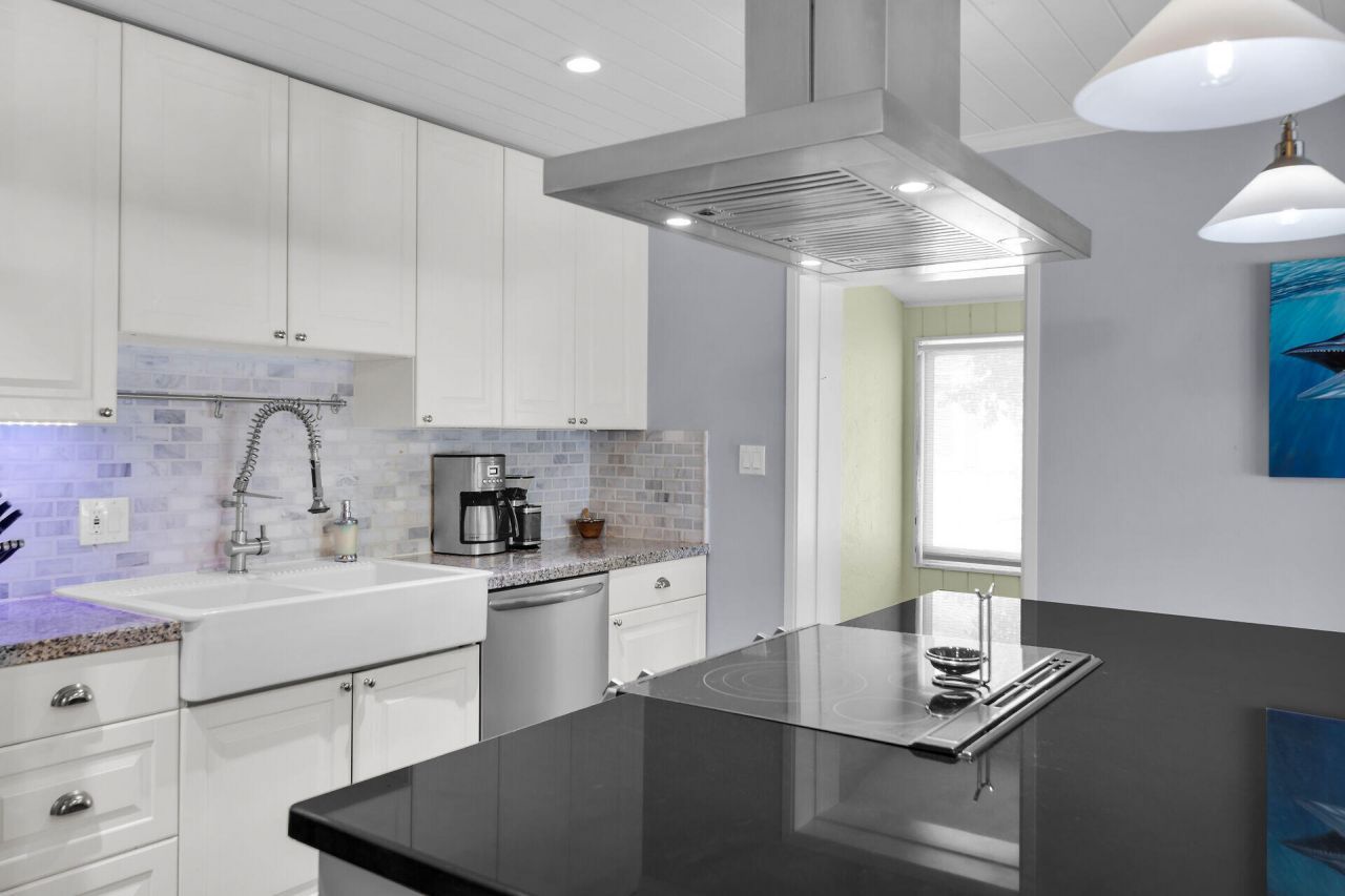 375 S Coconut Palm Boulevard, Tavernier, FL 33070 Photo