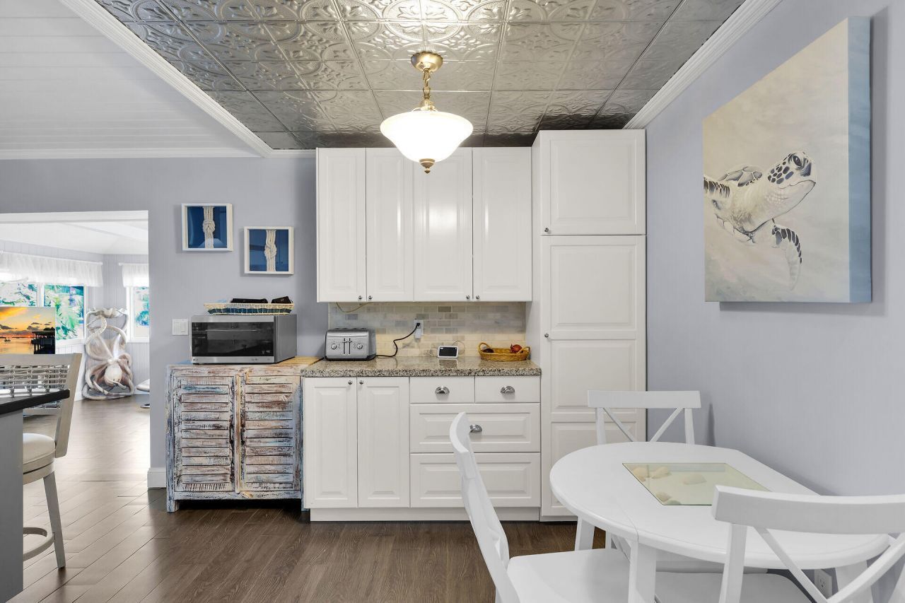 375 S Coconut Palm Boulevard, Tavernier, FL 33070 Photo