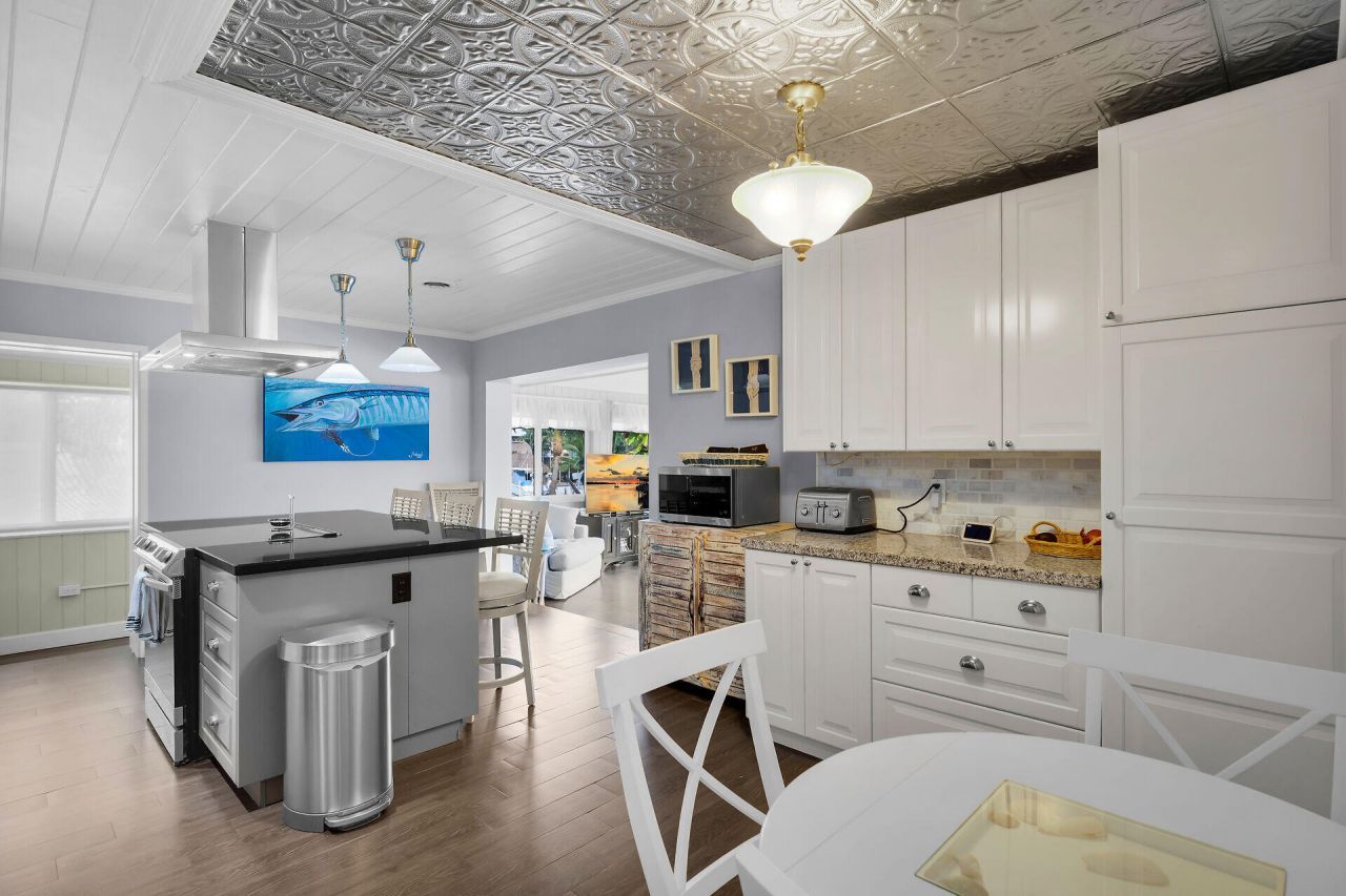 375 S Coconut Palm Boulevard, Tavernier, FL 33070 Photo