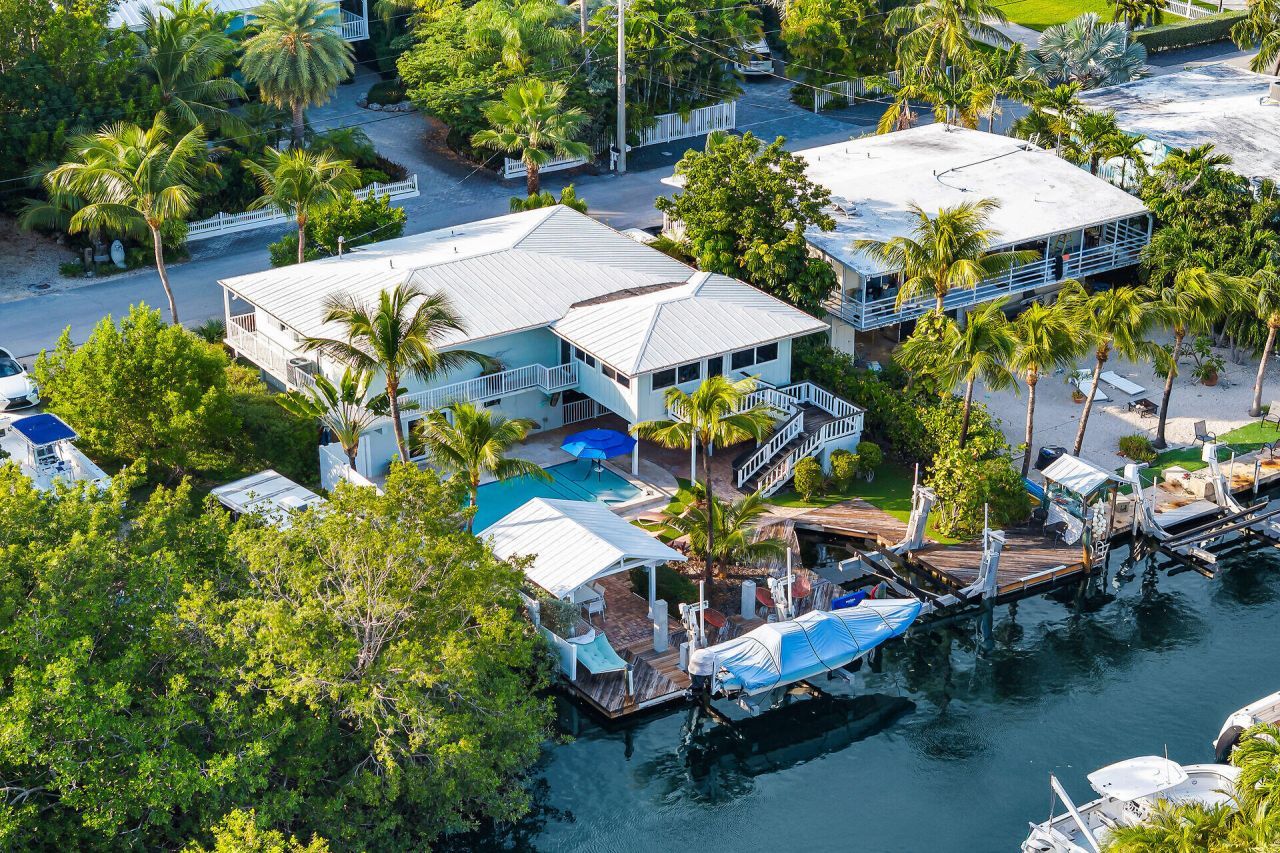 375 S Coconut Palm Boulevard, Tavernier, FL 33070 Photo