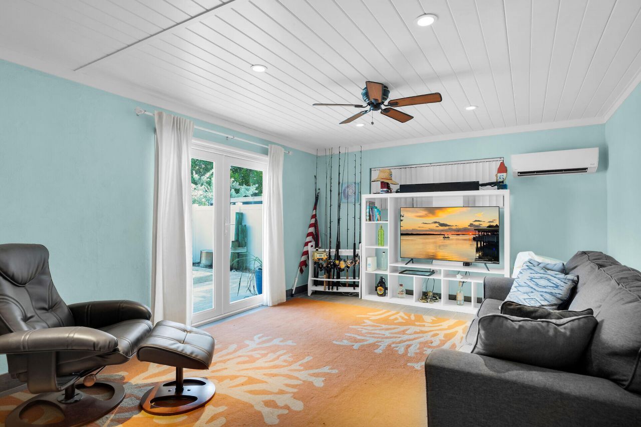 375 S Coconut Palm Boulevard, Tavernier, FL 33070 Photo