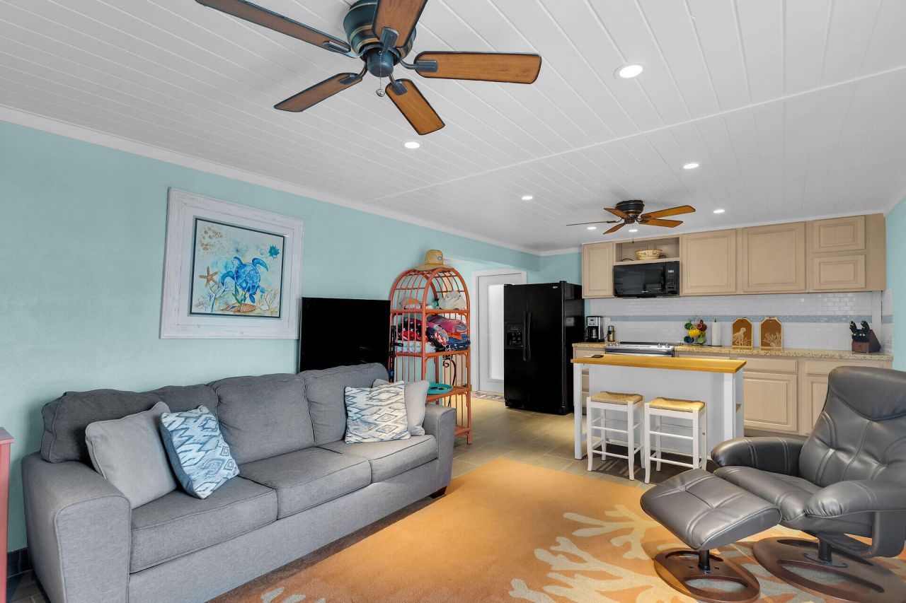 375 S Coconut Palm Boulevard, Tavernier, FL 33070 Photo