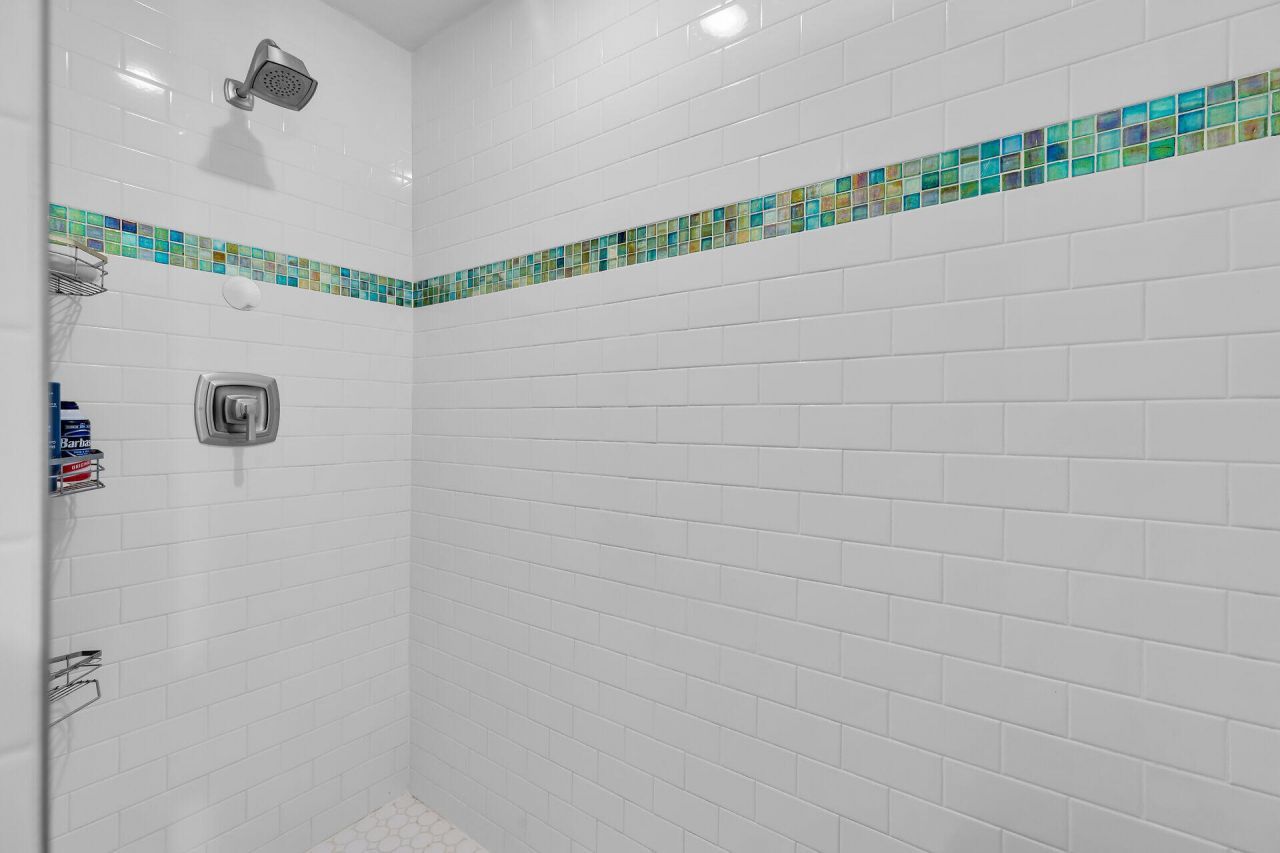 375 S Coconut Palm Boulevard, Tavernier, FL 33070 Photo