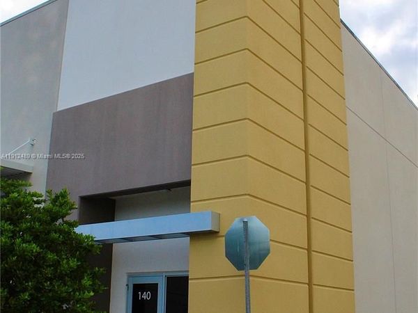 10891 NW 17th St, Unit 140, Sweetwater, FL 33172