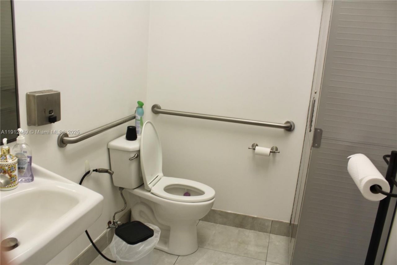 10891 NW 17th St, Unit 140, Sweetwater, FL 33172 Photo