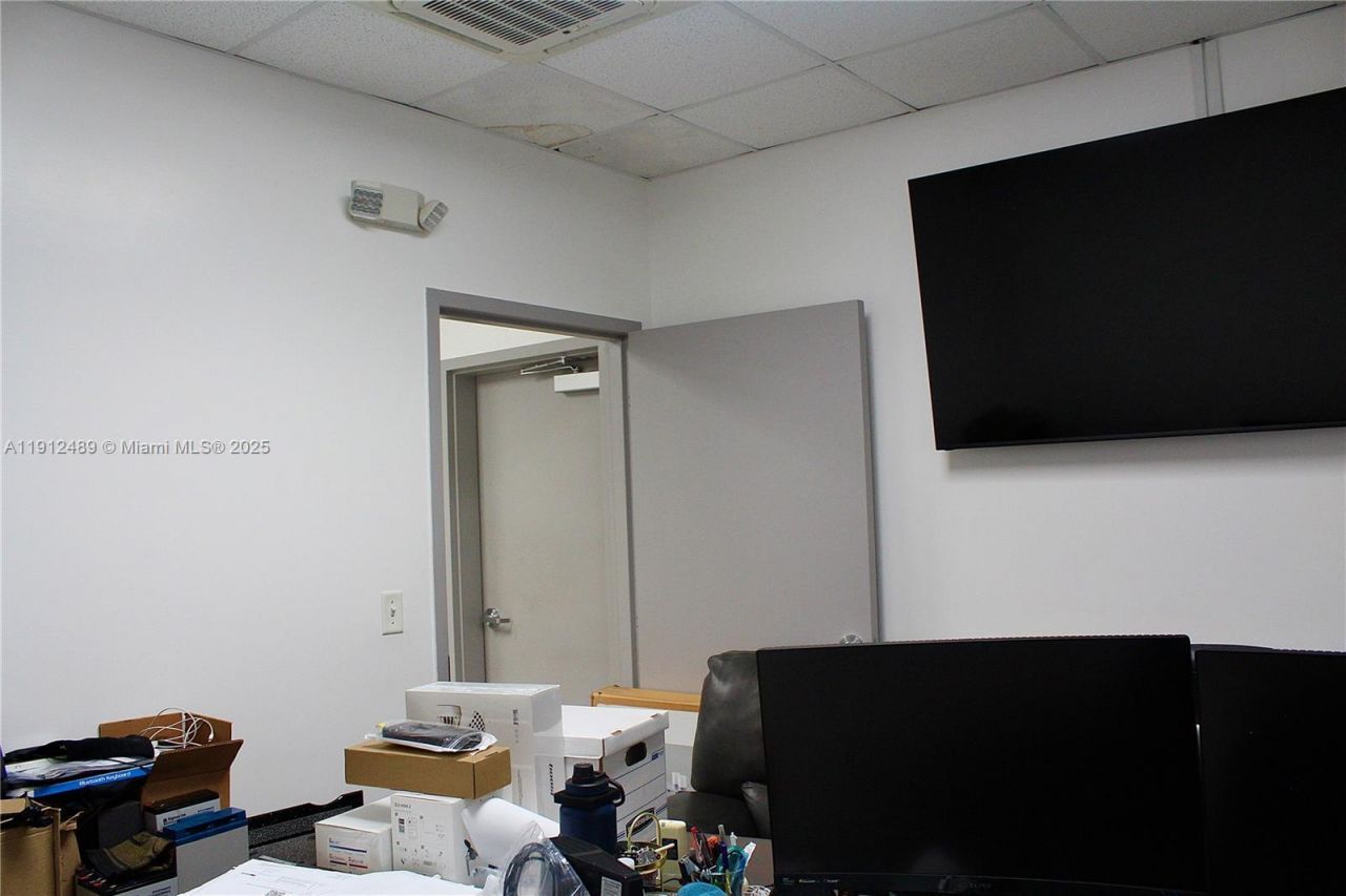 10891 NW 17th St, Unit 140, Sweetwater, FL 33172 Photo