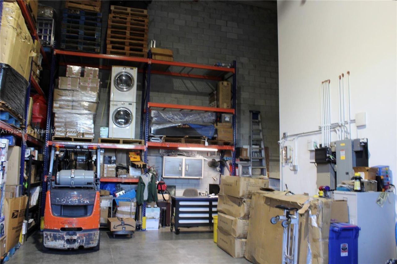 10891 NW 17th St, Unit 140, Sweetwater, FL 33172 Photo